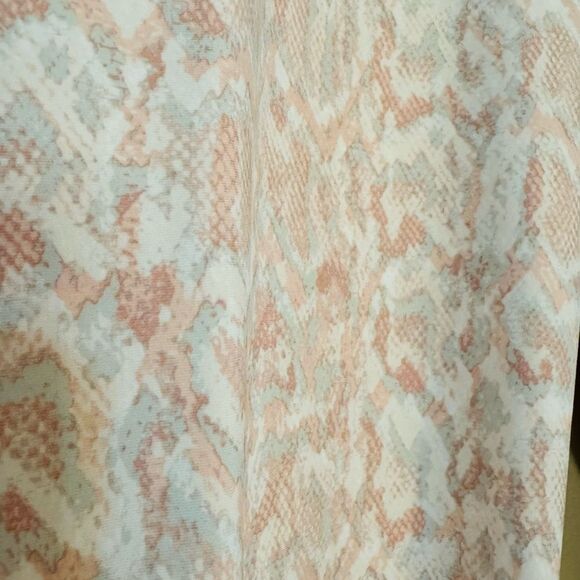 Old Navy Pink and White Leggings with Slim Fit - Picture 3 of 8